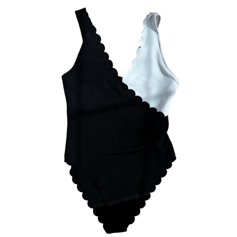 SHEIN One Piece Scallop